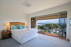 11 James Cook Apartments Byron Bay