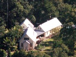 Glasshouse Mountains Eco-Lodge