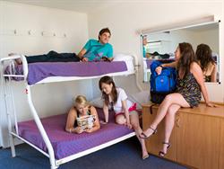 Islander Backpackers Resort - Surfers Paradise