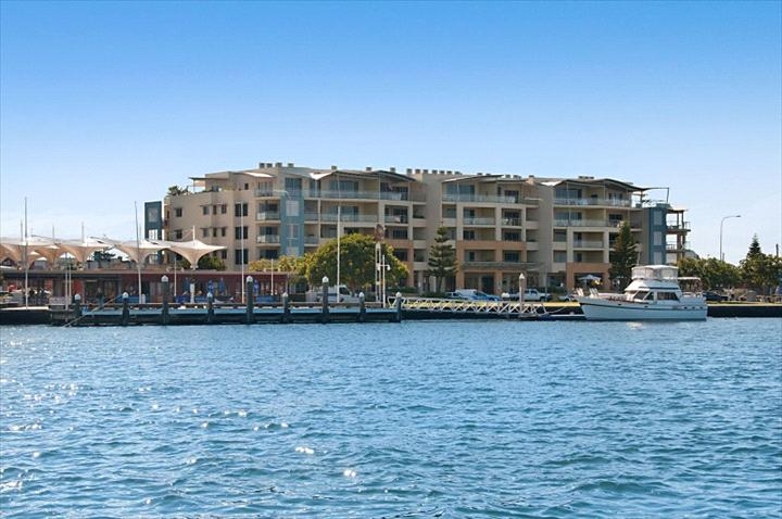 Riverside Holiday Apartments
